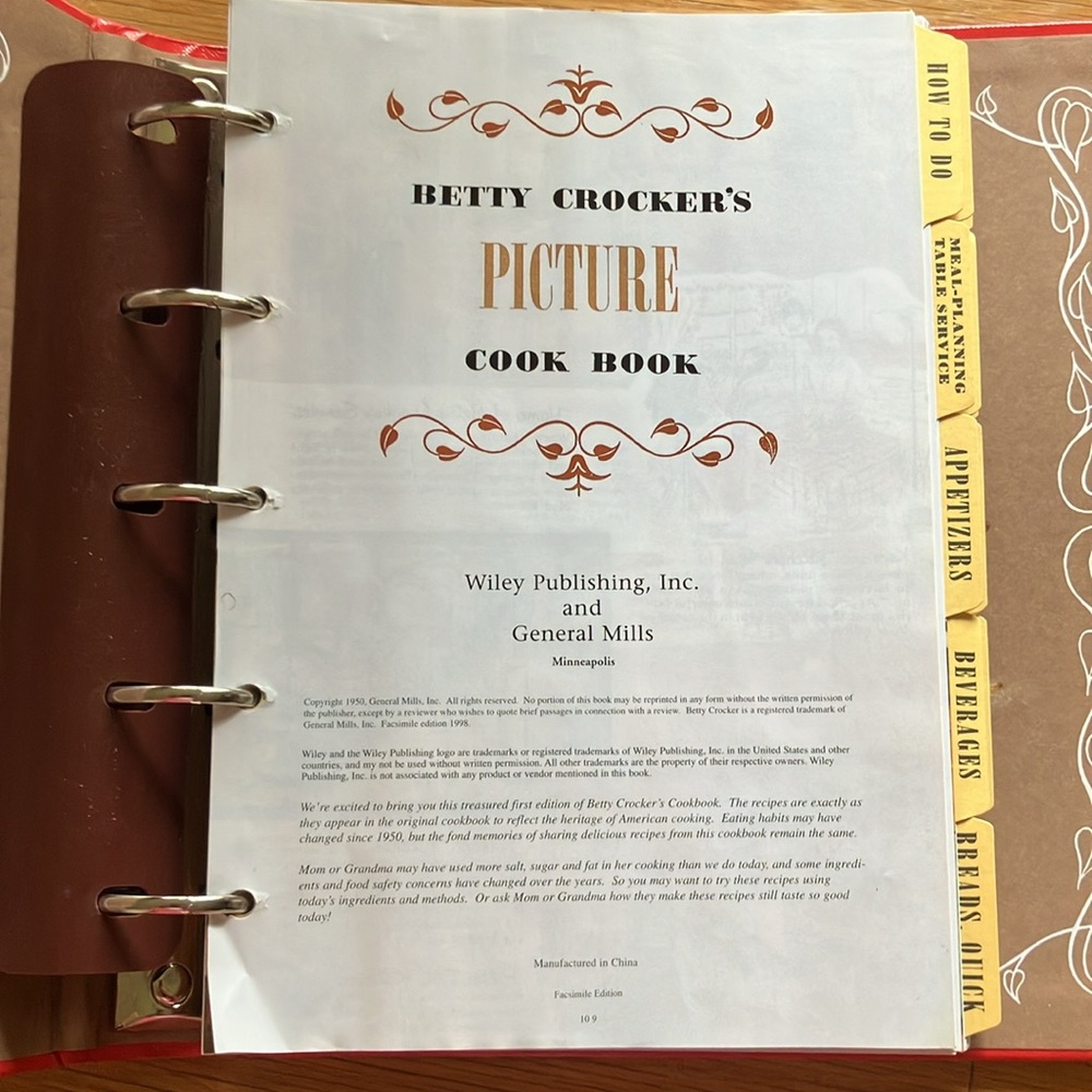 NWT Betty Crocker's Picture Cook Book 3 ring bound 1950s classic recipes - Picture 2 of 4